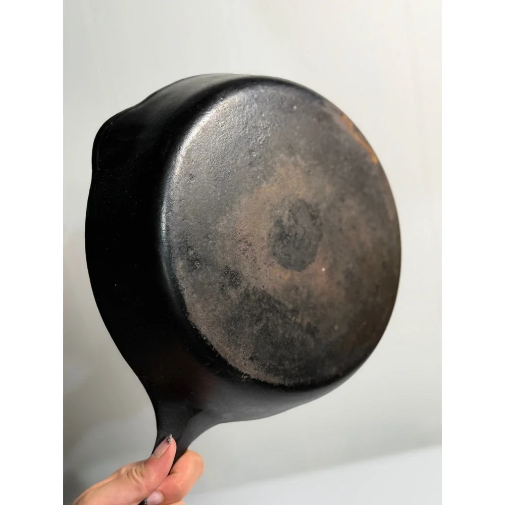 VTG Wagner Cast Iron Skillet Black #7 Round Frying Pan Cookware Kitchenware
